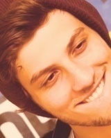 Além da distancia e de não poder te abraçar,o meu amor é cada vez maior.Me orgulho de ser sua fã,e acredito que vou te ainda vou dizer te amo @ChayLeao ♥