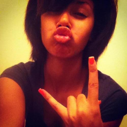 Shuut Up ; & Juust Follow 3 ;-*