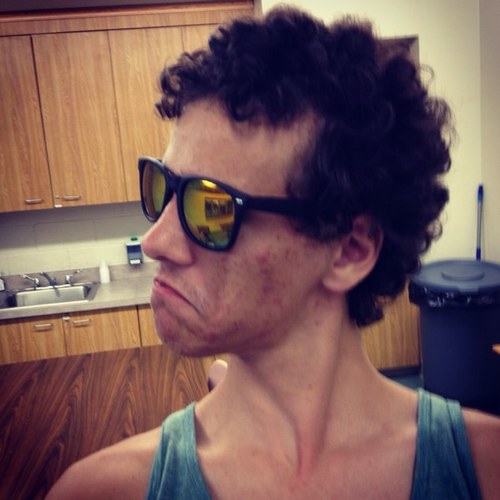 zanewhite's profile picture. G&W 4eva
Halo 4 is good
Factorio gets very difficult at oil
Siren is OP
https://t.co/fUqf8lBRdU