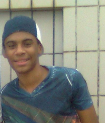 O que definir de mim? Meu perfeccionismo? Minhas ideias, revoltas e pensamentos? ME definir? Ok: eu tento, tu tentas, todos tentam. E ninguém consegue.
