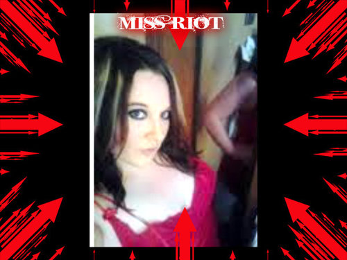 Laura Hacker Missriot513 Twitter