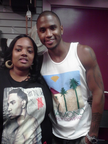 I LOVE ME SOME TREY SONGZ YUUUP, I'm fun, love to make people laugh, and a very honest person what can I say, I just can't be fake.