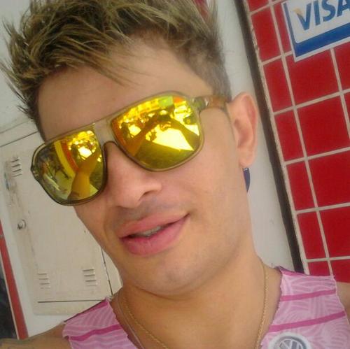 _fabioduarte14's profile picture. Cursa Direito na Estacio... Vive com humildade uma Eterna FelicidadE.... Ao preconceitO meuS sentimentoS.