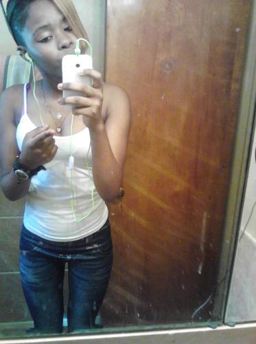 KOOL~SEXII ~FUNNY~&TAKEN FUN TO HANG OUT WITH ~IN DON'T GIVE A FUK ABOUT WHAT THE NEXT BYTCH SAY SCHOOL~&WORK~&DANCE IS WHAT I DO