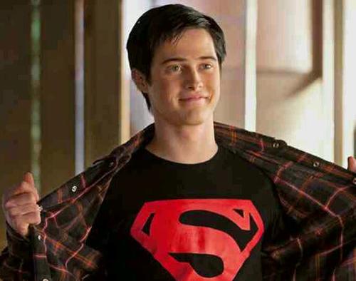 Superman's Shadow......his clone,But no more I'm my own person...Superboy #Single#Looking #RP#Multiverse#18+