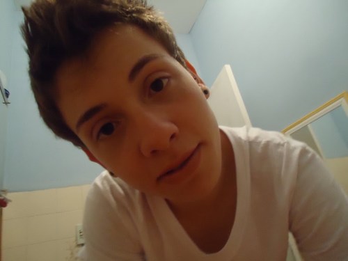 O grande objetivo da vida não é ser normal ou não, feio ou bonito, rico ou pobre, é ser feliz :)