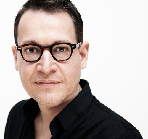 Martin_MUA's profile picture. National Makeup Artist @Chanel Germany & Austria