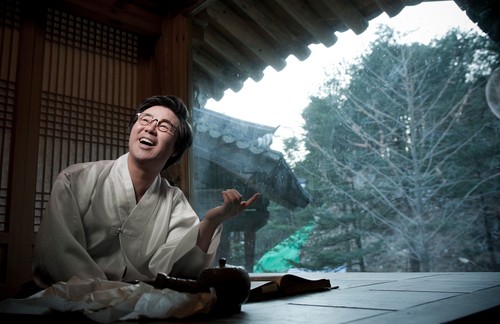 인류최대 오류----------
암을 죽여야 된다고?? 그럼 암을 만든 사람은 ???
암을 만든 사회는 ??
......

동양천년 인문사상서  주화론저자/단국대 특임부총장/전 경희한의대 교수/ 종양학주임교수/전경희대  동서신의학병원  암센터장/주화 인문사상연구소 고문