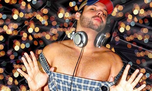 http://t.co/dnez3KBGEw
Dj,Brasileiro,Ed Caon,detona as melhores baladas de todo o Brasil. http://t.co/0j69n8LvDL