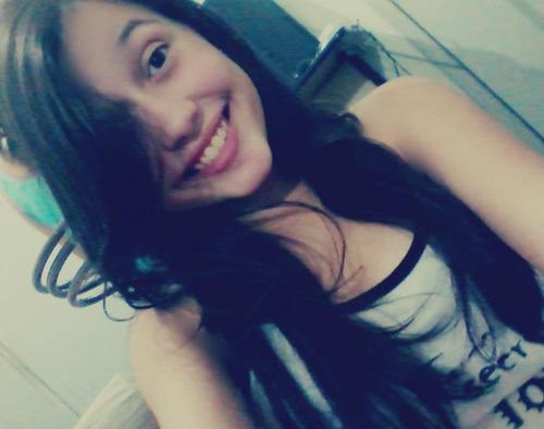 chata , boba , idiota , retardada , ciumenta , anciosa ,  feia , bief da @FaaelaF,bb do @MaiaPelizzare_ http://t.co/CwOjxIVKN9