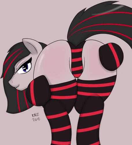 Yo! im Killerbeatz a naughty model I love having fun with everypony ;3 I party from day to night I can make your bed rock if you allow me ;D #R34 #Single