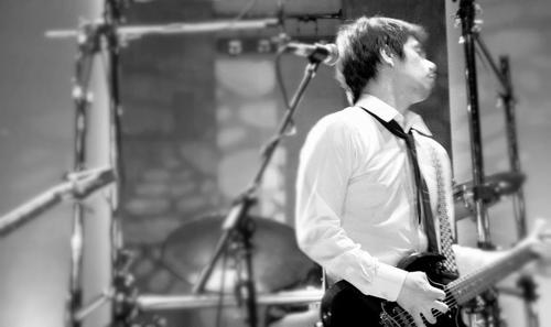 Gardener. Landscape designer. Goto & Tokwa't baboy expert. Musician. Foo fan.