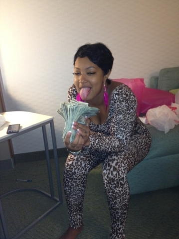 Watz UNDERSTOOD...dont have to b EXPLAINED!!!!!!Gettin dis money!!! Yu see ME!