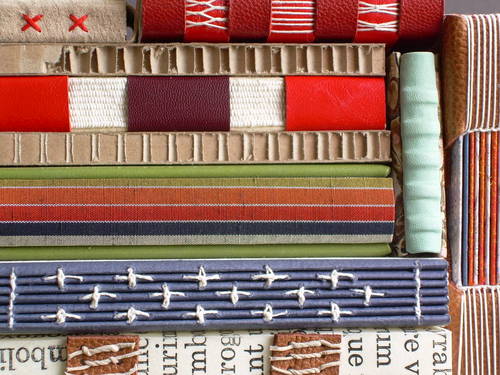 A.k.a The Melbourne School of Bookbinding. Fine Bookbinding Services and Tuition.
Custom Books, Boxes, Edge-Coloring, Restoration.