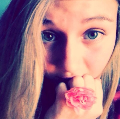 Taylahluvcha99's profile picture. DONT SAY THE SKY IS THE LIMIT WHEN THERE ARE FOOTSTEPS ON THE MOON