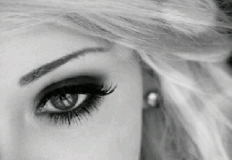 اعششق الهدووء ، والنوووم ، والعثمانيين ♥ وكل مآهو قديم ! مااحب الكب كيك وﻻ الكوريين وﻻ التصوير :) وواذكروا الله ；$