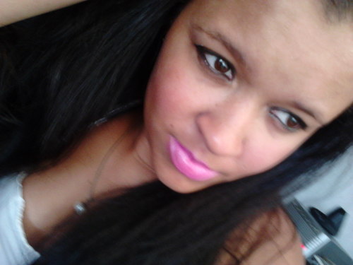 me dizem que sou a tal novinha terrivel da musica do mc pikeno e menor ... Adoro !