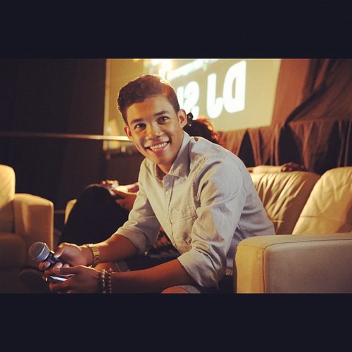 Hi I'm big fan Roshon Fegan. I from Poland ♥♥ @ROSHON tweet me and folowed me :D