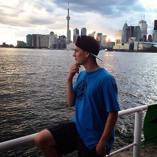 iamserz's profile picture. 