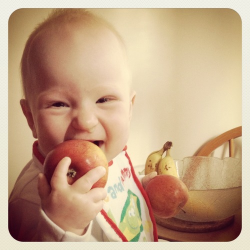 DilysAmelia's profile picture. My Ma 'n' Pa make me smile and clap. Sponsor us for a midnight walk: http://t.co/BVbUXxAmmX