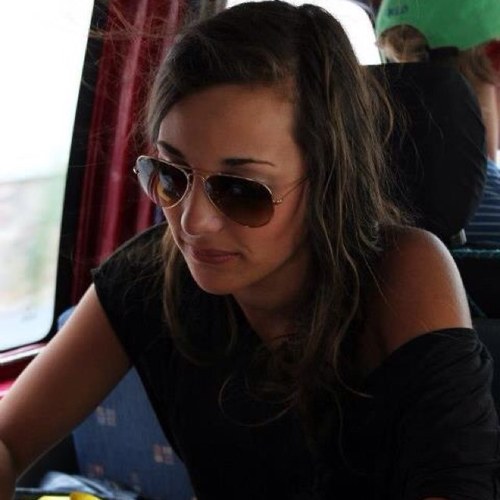 18larissa's profile picture. 