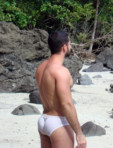 Soy Un Chamo Venezolano Serio , Pasarla Bien con Protección , Respeto Tu decisión Ven y Conocerme #Homosexual Serio .. Nada de Locas