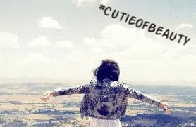 Eigelijk het zelfde als cijfer gooien maar tussen de 0 t/m 5 is Cutie, en 5 t/m 10 is Beauty! Simpel toch? Schilder onze followknop blauw!