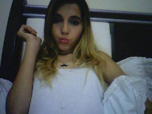 I'm no beauty queen
I'm just beautiful me !!!
Hello my name is Isabela...I love twitter ♥
Um sonho ? conhecer a @selenagomez ♥
kisses ♥