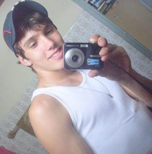 Quem me ver, me vê sorrindo,e vai ser sempre assim ;)