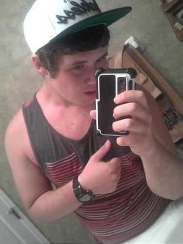 Imm Dizlaee [; | 15 Years Old! | Follow Mee! | Famous! | Known | #Dubstep. | #Beatbox. | #Graphics. | #Editor. | #Competitive. |  [http://t.co/Y49a76770b.]