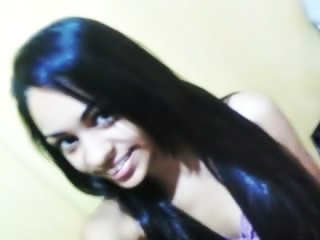 o meu jeito de ser αs vezes
incomodα os outros. .
mαs eu nαo ligo ;)
sou o qê sou.
qem nαo estiver feliz qê se mαte ((y