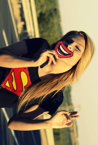 OzzzOzzzge's profile picture. Ben hiç kimse ölsün 'm'ölsün istemem.