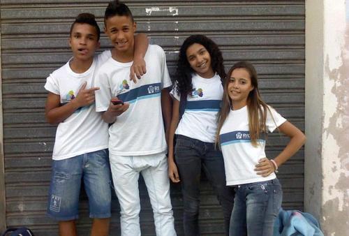luiz chegou na area