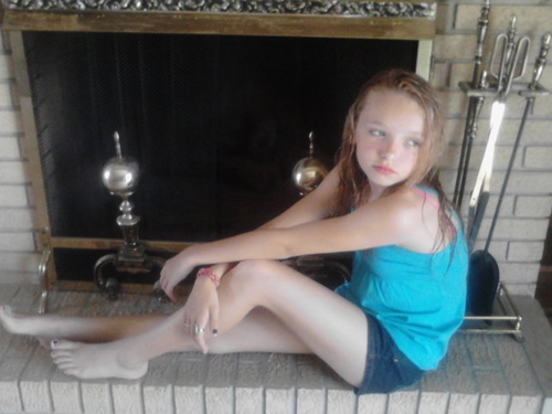 i am very athetic i love hannigin out with my friends and family and alot more things. and if u follow me i follow u