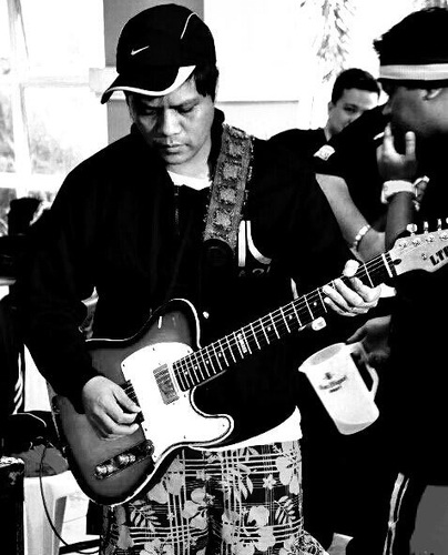 Rady's eldest, AJ's pop. I luv guitars , old school rock and blues.  Beer, blues, and guitar makes my sanctuary. :L