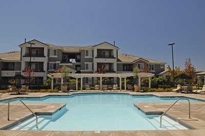Video tour: http://t.co/qmJScs5a Leave stress & enjoy Broadstone at Strawberry Creek Sacramento, California. We look for fun for our residents & tweet local!