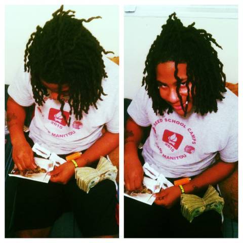 #TeamILoveMyFavv #TeamSimpleCity #TeamIdgaf  #TeamBasketball #TeamAries I'm That Single Ass Nigga Y.O.L.O GOD FIRST ALWAYS!! {D}MV