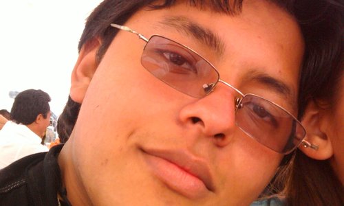 Una persona calmada, callada y ''un poco'' loca.

Un intento de computólogo y jugador de rol.