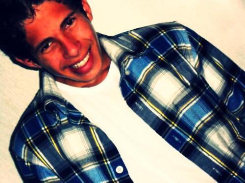 Tao Chato, Tao Ciumento, Tao Frio, Tao Psicopata, Tao Crazy, Tão Alegre, Tao = Eu.. São esses os adjetivos que te fazem querer ser igual a mim? #Tweet