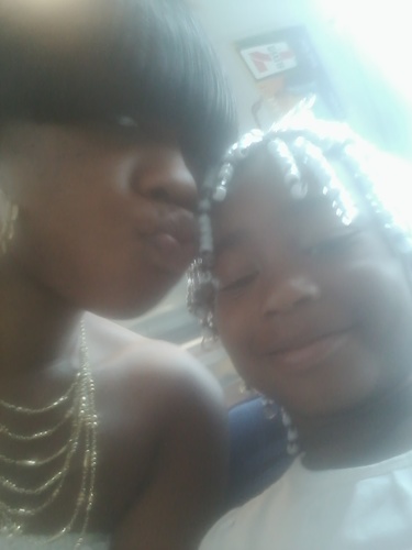 Living my life for me and my minnie me I love her so much shes the reason I keep on goin the sky is limit for us we always winning