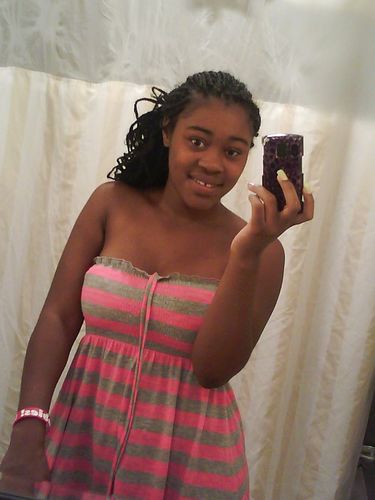 #teamLesbian,hella weird, a bit selfish, sorta crazy, kinda thrown off #Pisces, badd ass school girl gone wild ...twife @shae_kera