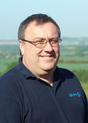 Owner of S&S Printing, enjoys running printing press, also helping clients resolve branding issues.  Play keyboards in 5 piece covers band Silent Running