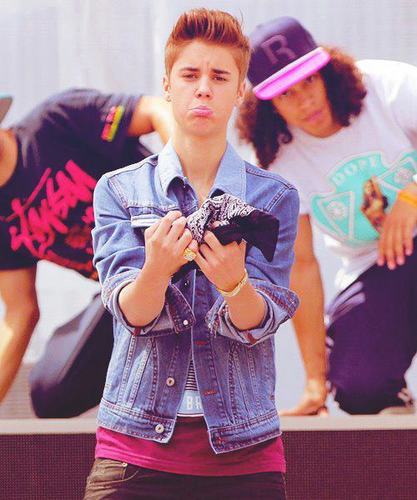 Hi, Im a #Belieber #Smiler #Mahomie #Selenator #Directioner #Lovatic #Swiftie and more which are not mentioned. #BELIEVE IS OUT!! #MUCHLOVE #SWAGGY