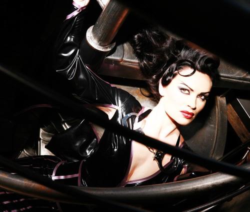 Latex fetish Model

*Miss Fetish Europe 2010*