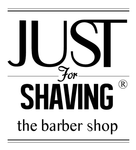 Klassieke scheerbehandeling met het open mes.
JFS heeft de luxe Barber Shop op Schiphol in Lounge 1 geopend. #Barbier #Gezichtsverzorging #scheren