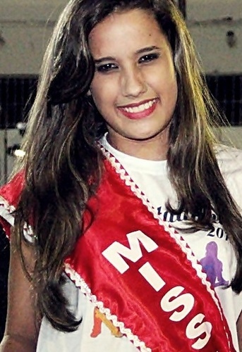 -- α gαrotiinhα imperfeitα, αqeelα qeê chorα de dor, αqeelα qe sαbe se αrrepender ♥    Quer Saber mais só Seguir !