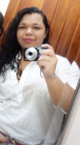 Aquii a tristeza pula de alegria ... 
Futura tecnica em mecanica; amo musicas..e curti com 
a galera... '' é preciso saber viver''