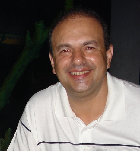 .'.Eng Agrônomo, a mais de 30 anos no Agronegócio, Pai de gêmeas. Apaixonado pela Vida, Trabalho e Família.
