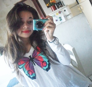 “Tenho meu lado tímida, meu lado ciumenta,  meu lado grossa, meu lado dramática, meu lado irônica… E meu lado com você. Ah, esse dai é o meu melhor lado (: