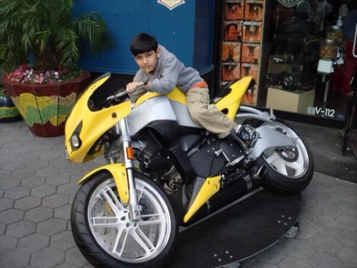 Adoshi96's profile picture. 